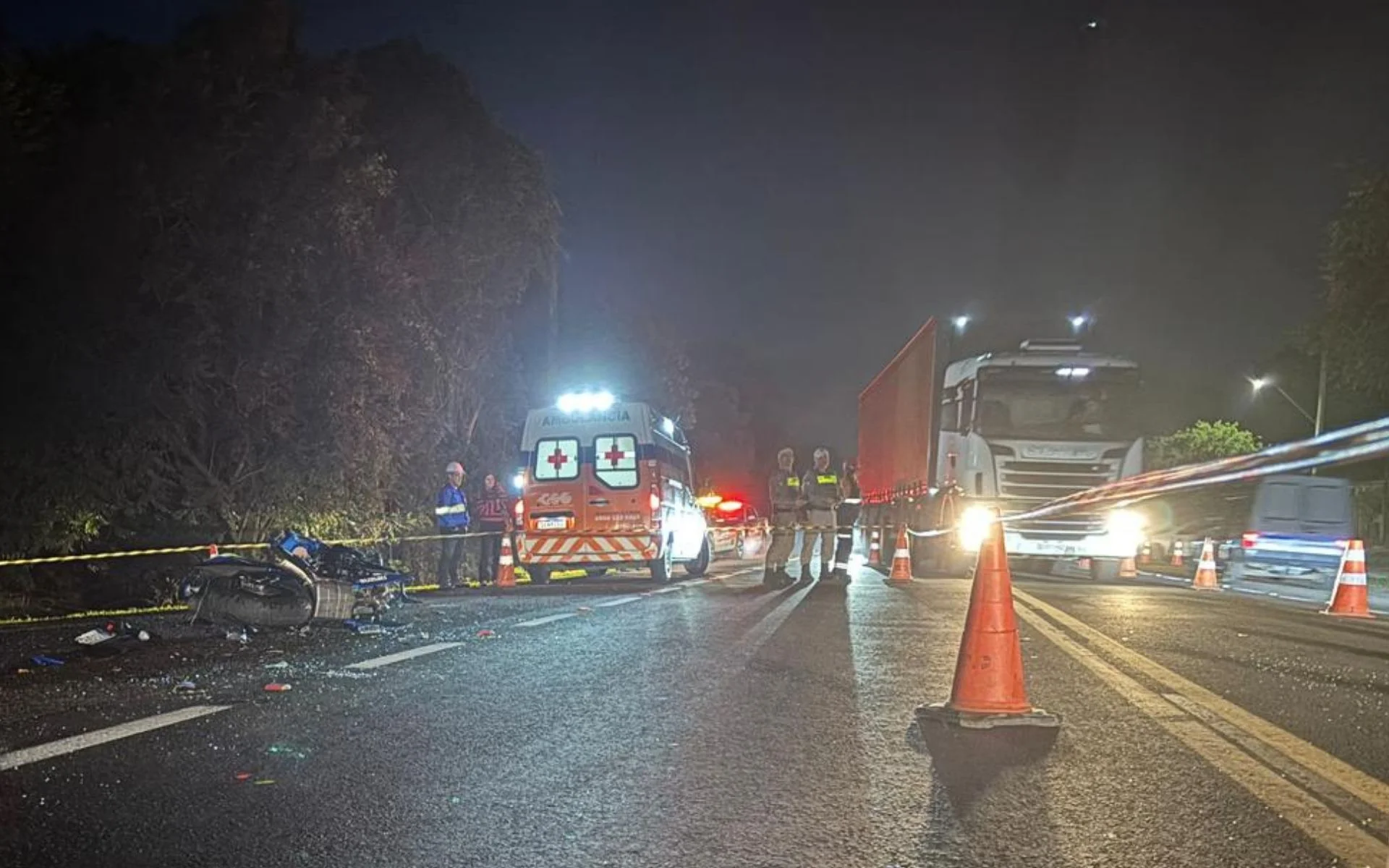 RS-240: Motociclista morre após colidir contra caminhonete que fazia conversão em local proibido abc+