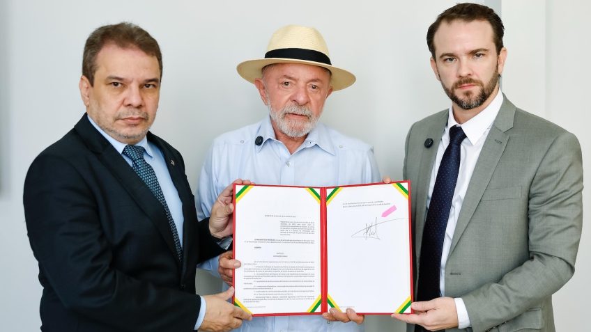 Lula assina decreto que bloqueia recursos financeiros de bets ilegais