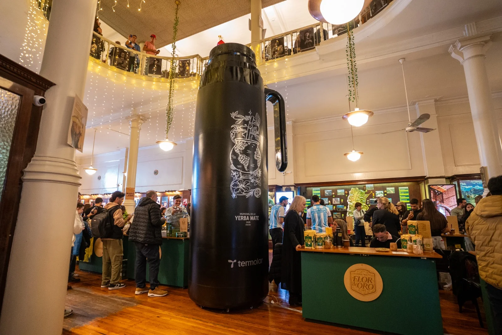 Marca gaúcha instala réplica gigante de garrafa térmica em museu da Argentina confira abc+