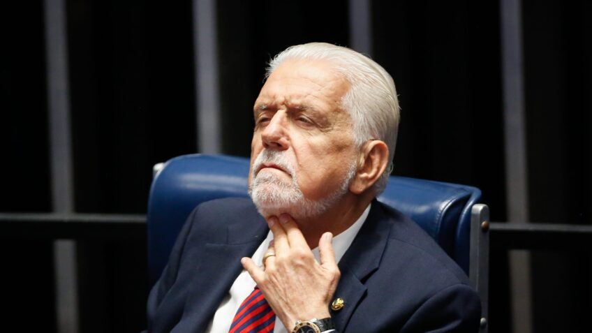 Jaques Wagner deixa liderança do Governo no Senado