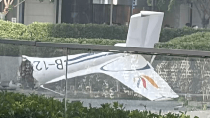 Avião de pequeno porte atinge prédio mais alto de Pequim
