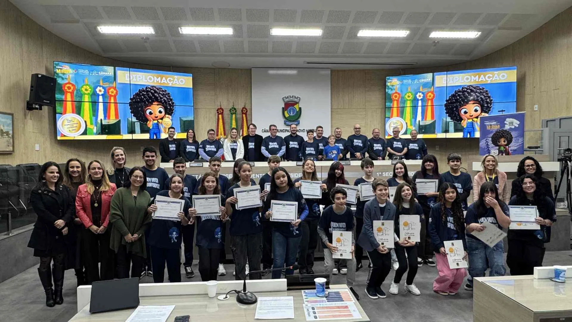 Estudantes ainda nem podem votar, mas já representam suas escolas na Câmara de Novo Hamburgo abc+