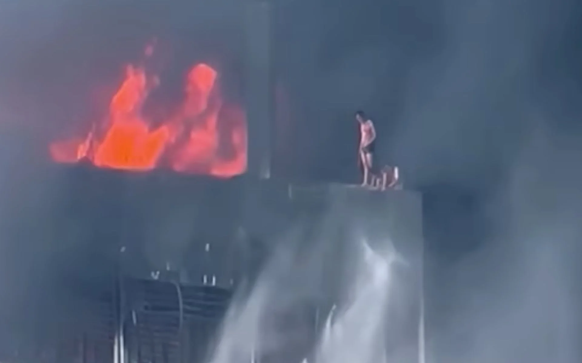 VÍDEO: Incêndio em fábrica de sapatos na China mata 28 pessoas em Jinjiang abc+