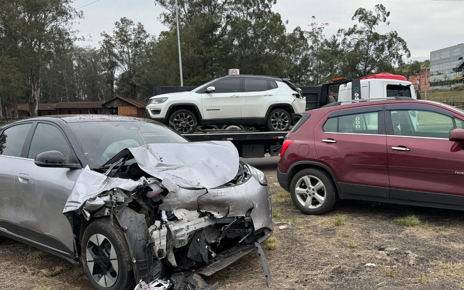 RS-239: Idoso fica ferido em acidente envolvendo três carros na região abc+