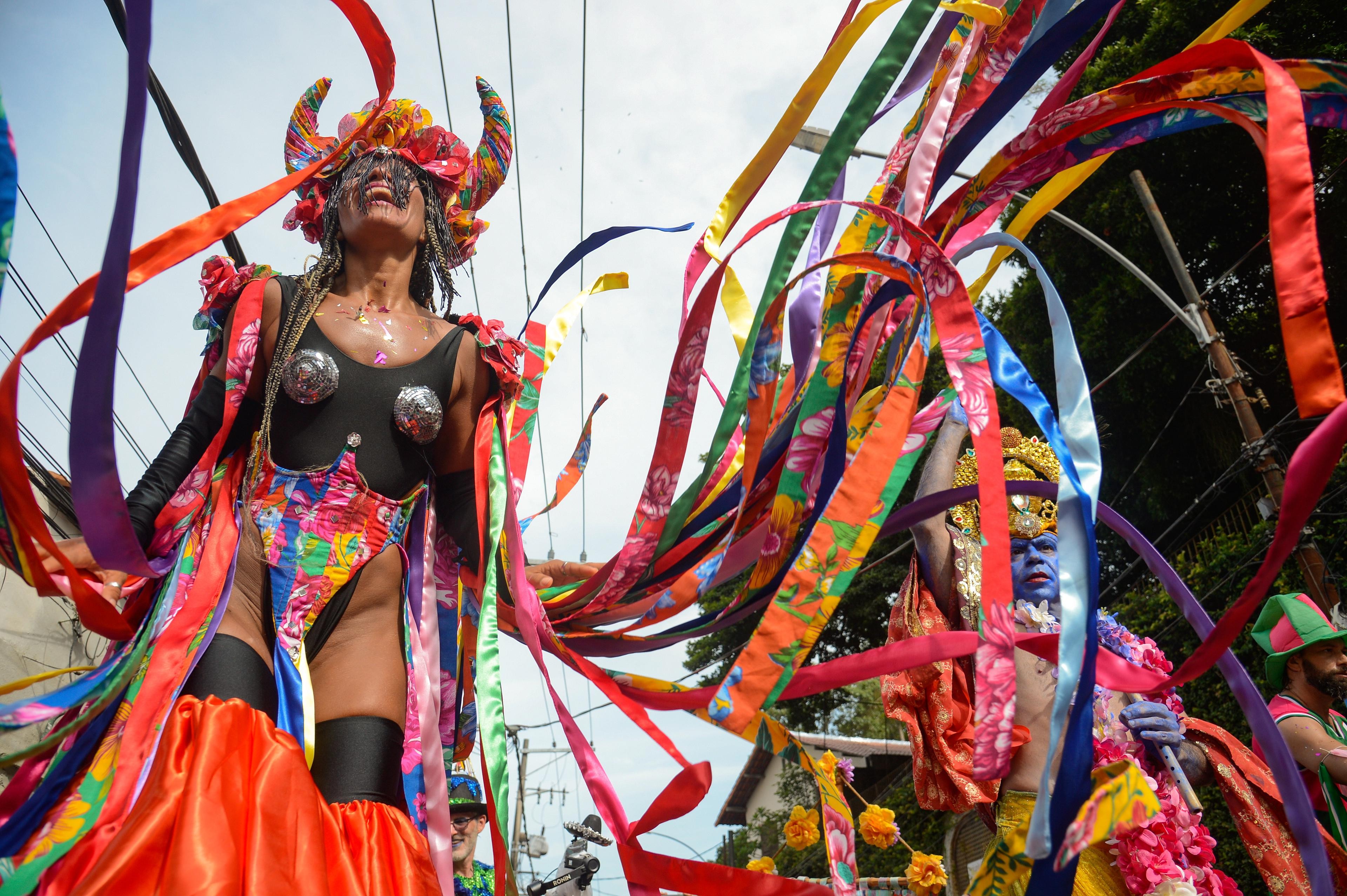 Carnaval 2026: Vai para o bloquinho? Veja como se prevenir de golpes