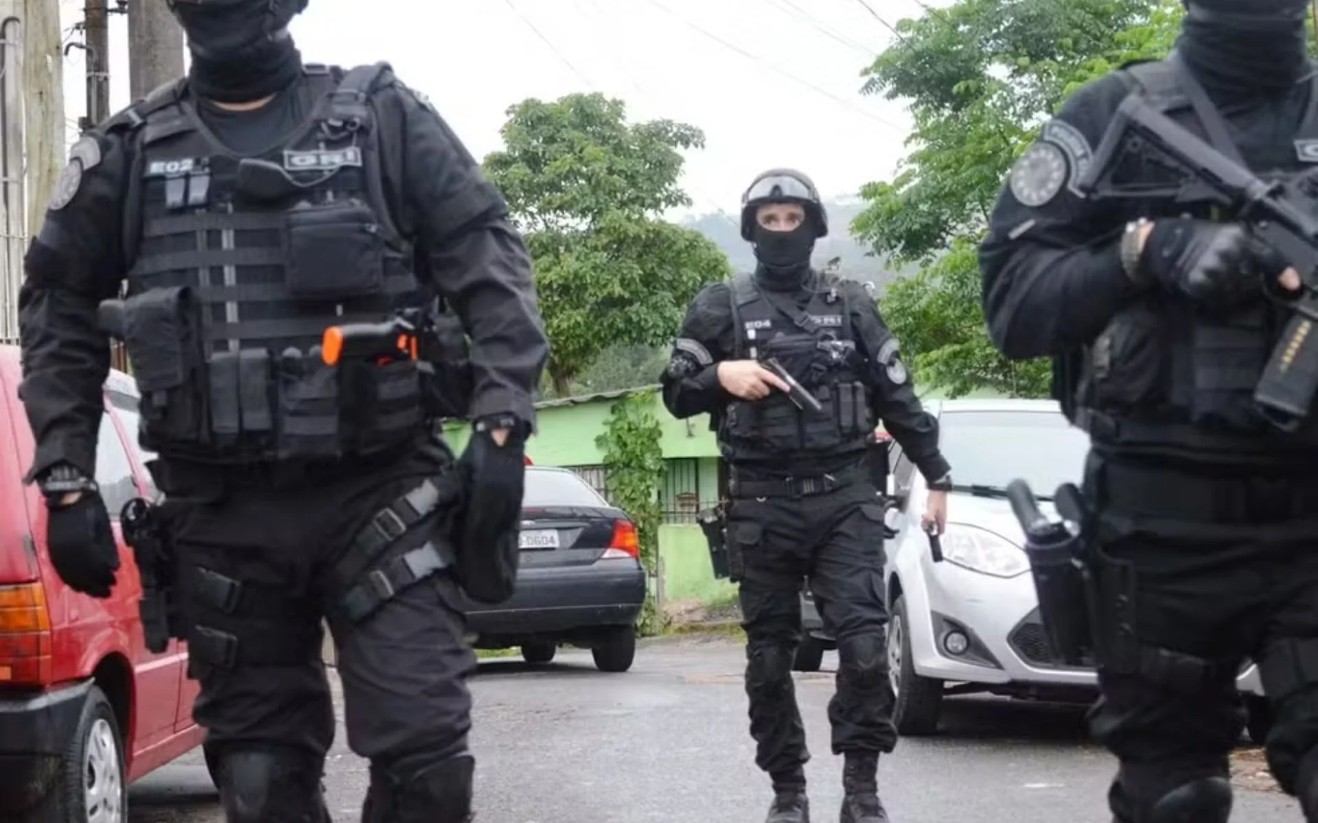 Vítima é baleada durante sequestro em Sapucaia do Sul crime tem mulher presa e adolescente apreendido abc+