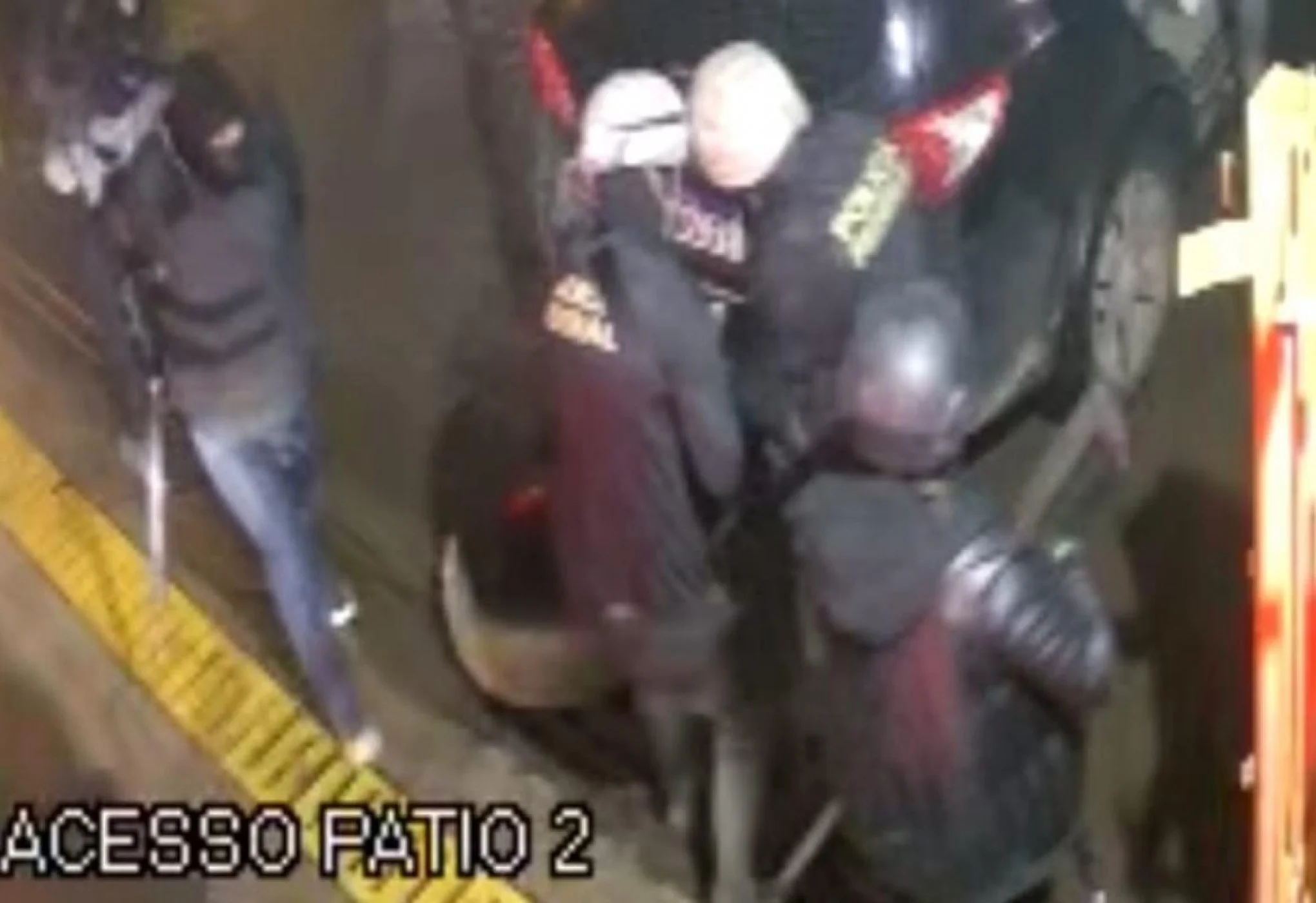 Pilotos foram feitos reféns durante assalto a carro-forte no aeroporto de Caxias do Sul abc+