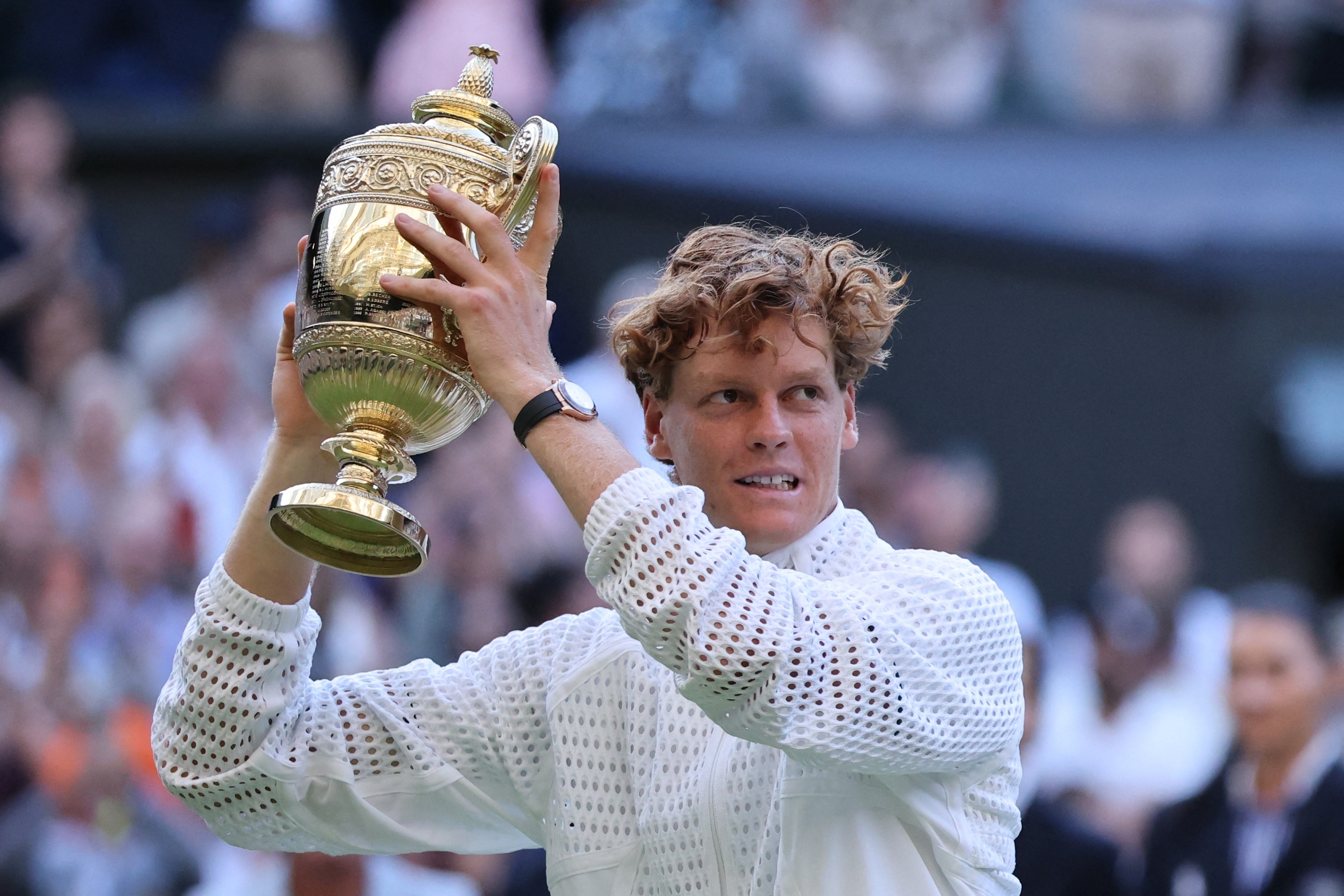 Sinner vence Zverev, conquista bicampeonato consecutivo em Wimbledon e fatura primeiro Grand Slam da temporada