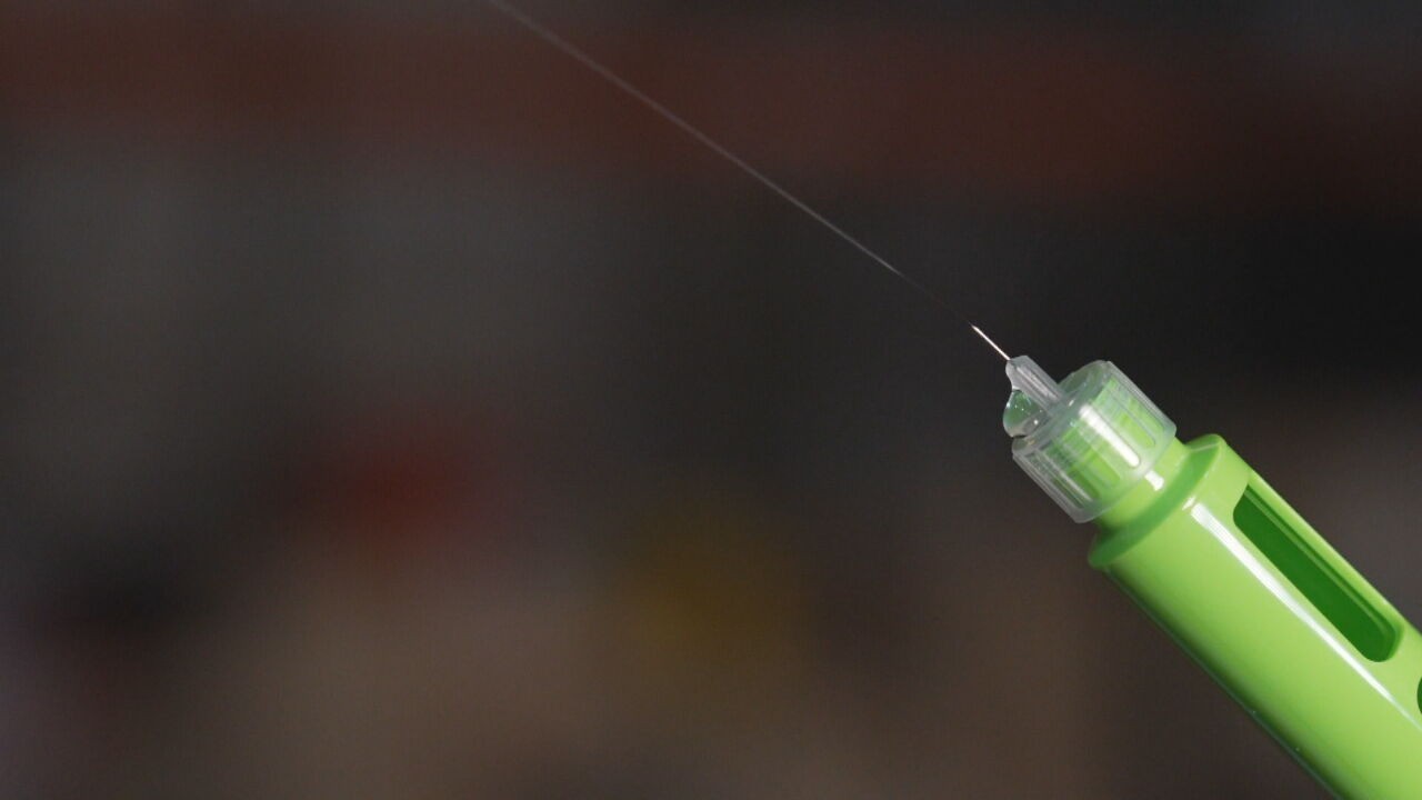 Canetas emagrecedoras ilegais com substâncias em teste no Brasil G1
