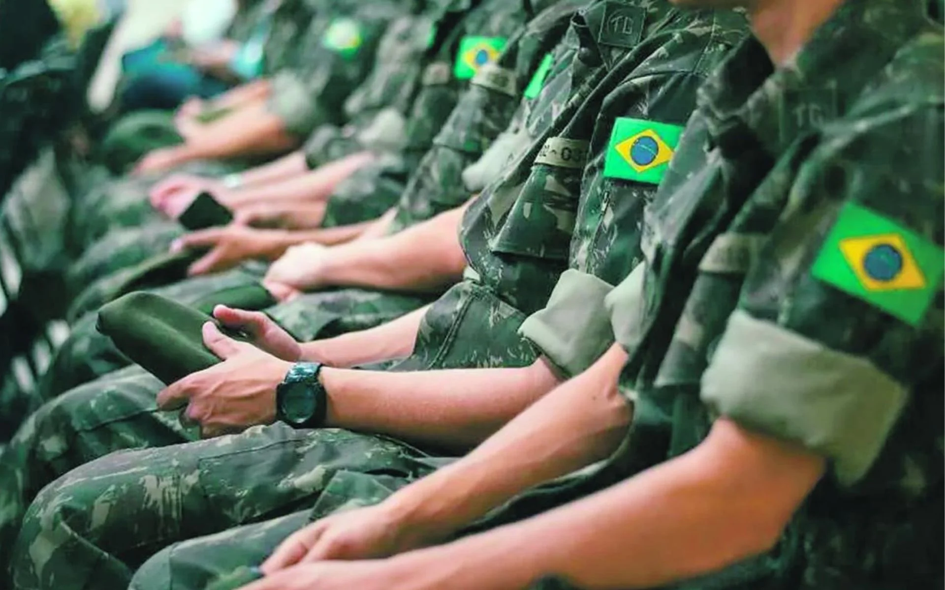 Erro no sistema do Exército cancela dispensa de jovens e obriga apresentação presencial abc+