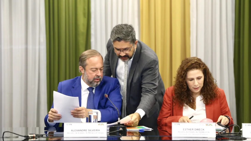 Governo confirma reunião do CNPE para 3ª feira após adiamentos