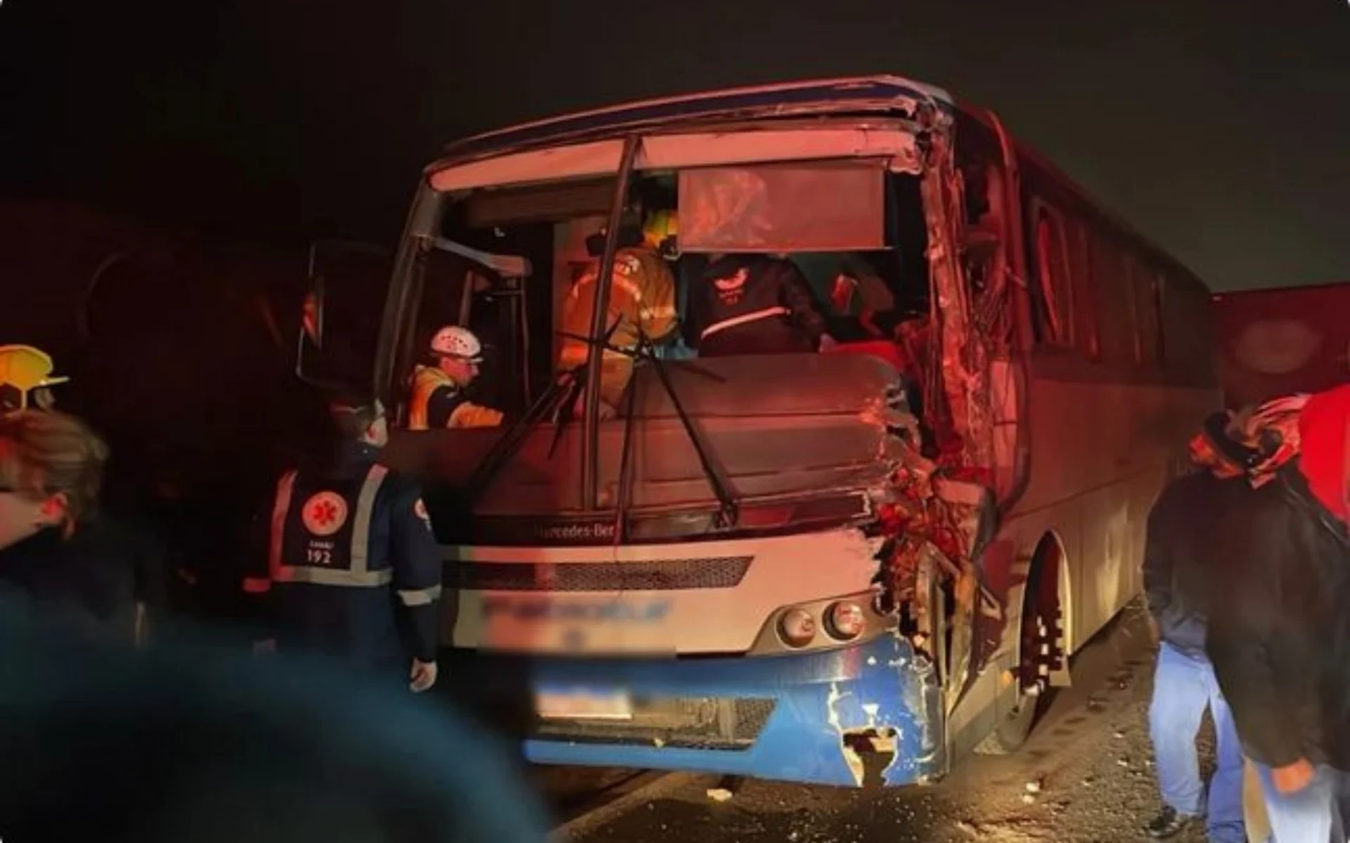Duas mulheres morrem em colisão entre ônibus e caminhão em rodovia gaúcha vídeo mostra local do acidente abc+