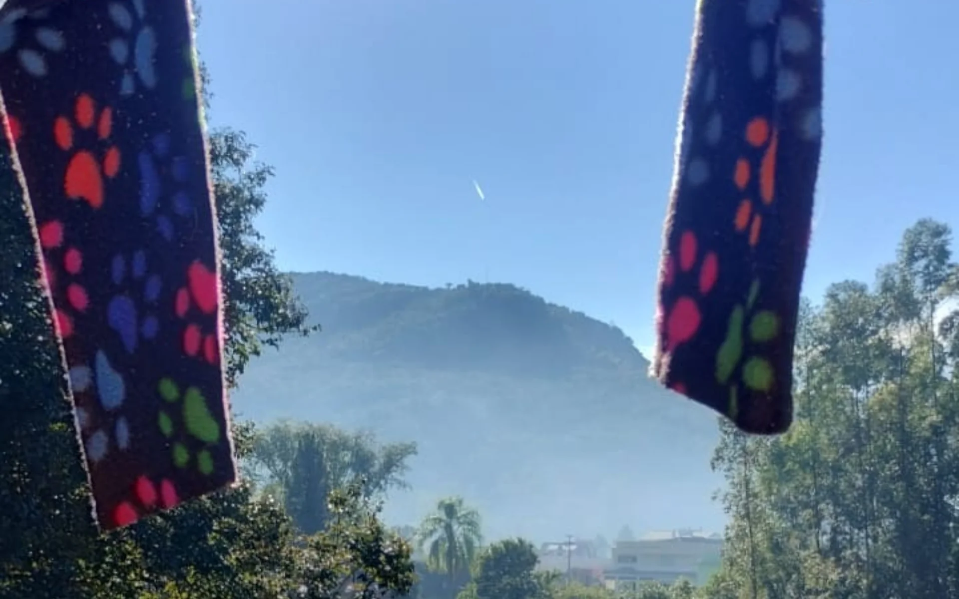Objeto estranho caindo no céu intriga moradores da Serra gaúcha, mas astrônomo revela uma explicação simples abc+