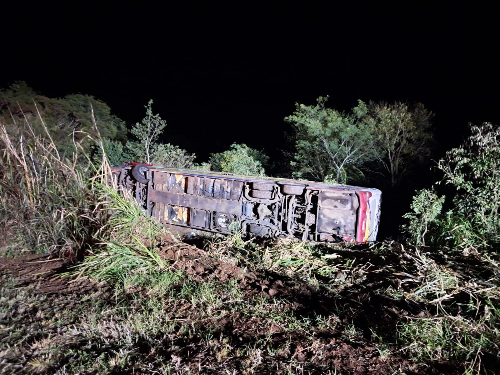Morte de criança e duas mulheres é confirmada em ônibus que saiu de Gramado veículo caiu em ribanceira abc+