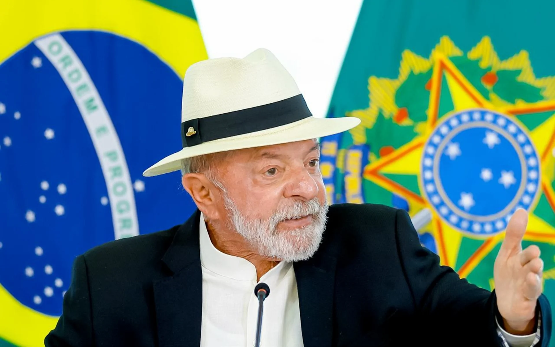 Governo repudia tarifaço, fala em acionar Lei de Reciprocidade e responsabiliza clã Bolsonaro: Marco lastimável abc+