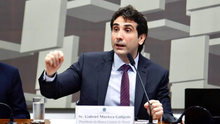 Argumento contra Pix é desculpa dos EUA, diz Galípolo