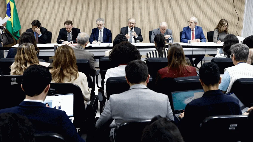 Governo defende etanol diz que EUA ignoram proposta do açúcar