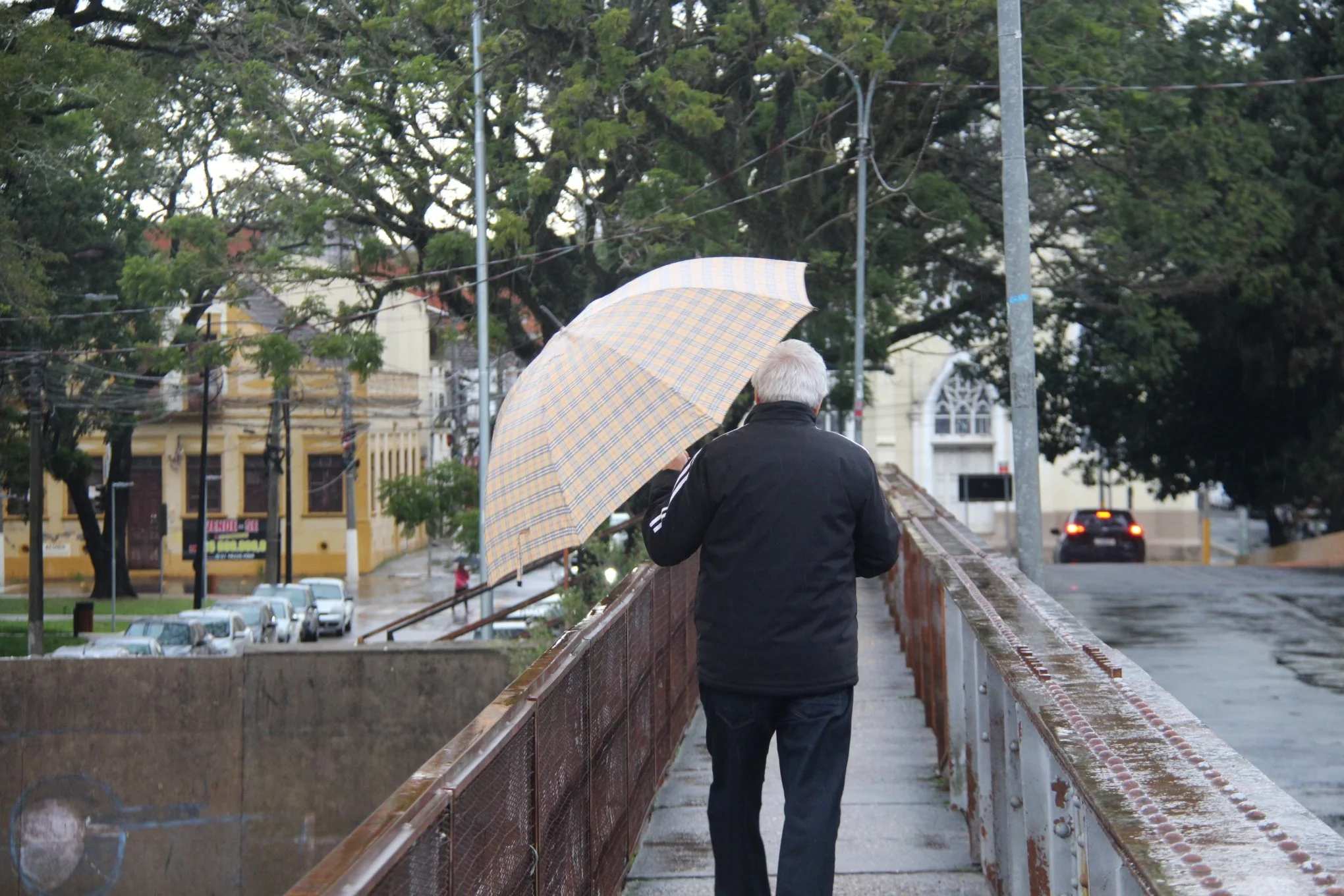 Defesa Civil coloca metade do RS em alerta para temporais Região Metropolitana e Vale do Sinos ficam em área de atenção abc+