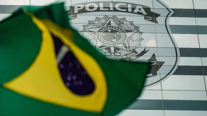 PF detém 2 integrantes de grupo de brasileiros repatriados