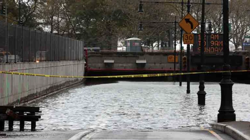 Tempestade atinge Nova York e provoca enchentes nos 5 distritos