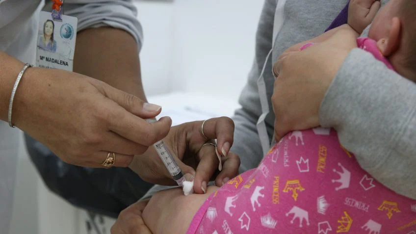 13,5 milhões de crianças ficam sem vacina no 1º ano de vida