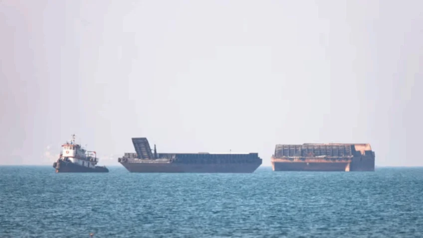 Navios se chocam em Ormuz depois de desviarem de rota do Irã