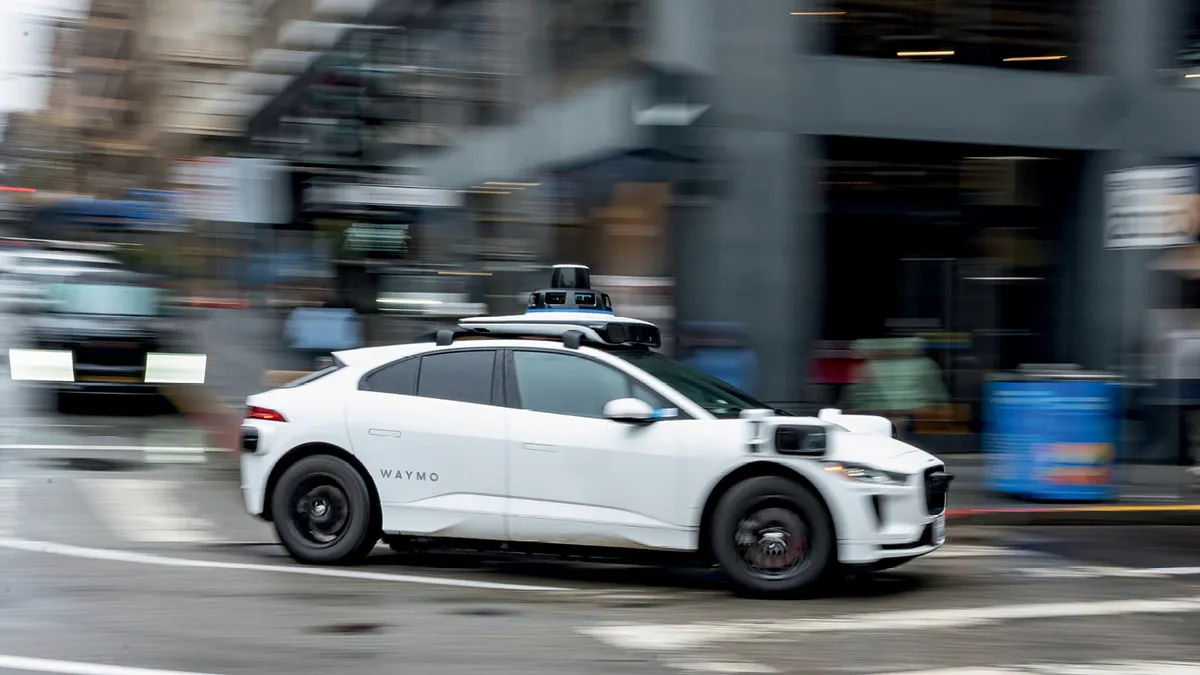 Apagão paralisa robotáxis Waymo em São Francisco