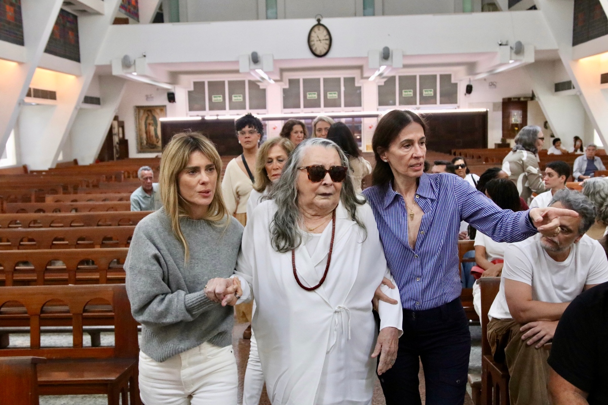 Missa de um ano da morte de Preta Gil reúne famosos no Rio