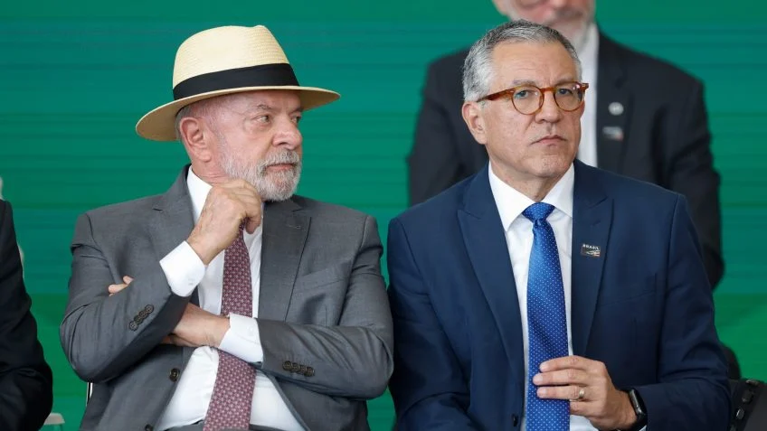 Brasil manterá acordos apesar de “postura absurda” dos EUA, diz Padilha