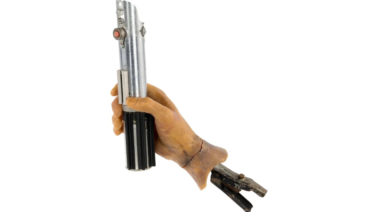 Sabre de luz de Luke Skywalker bate recorde em leilão - Aventuras na História