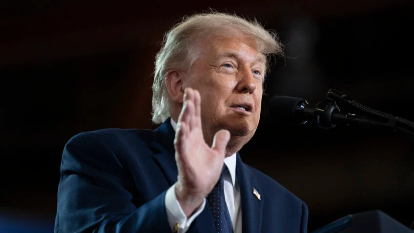 Trump impõe tarifa adicional de 50% a produtos do Canadá