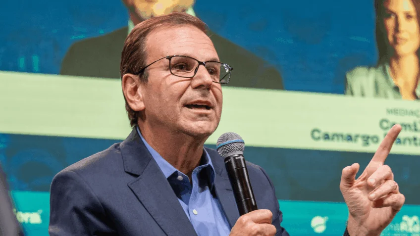 Eduardo Paes lidera no 1º e 2º turnos para o governo do RJ