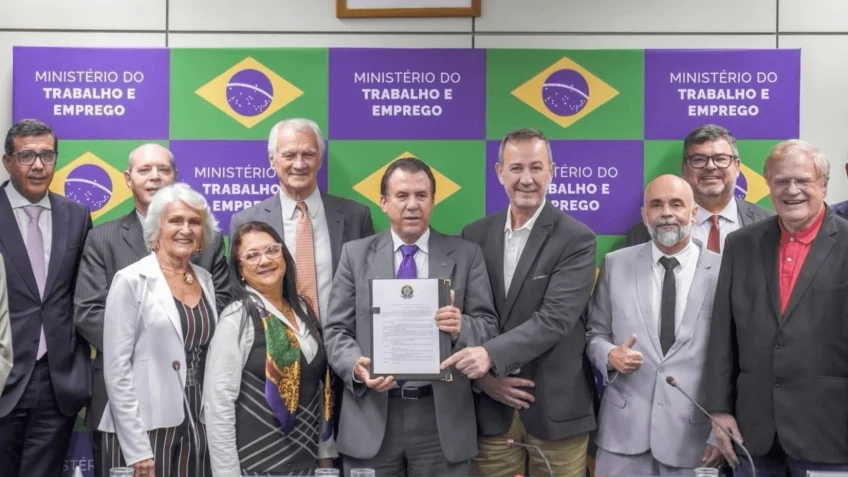 Regra para trabalho no comércio em feriados começa na 4ª feira