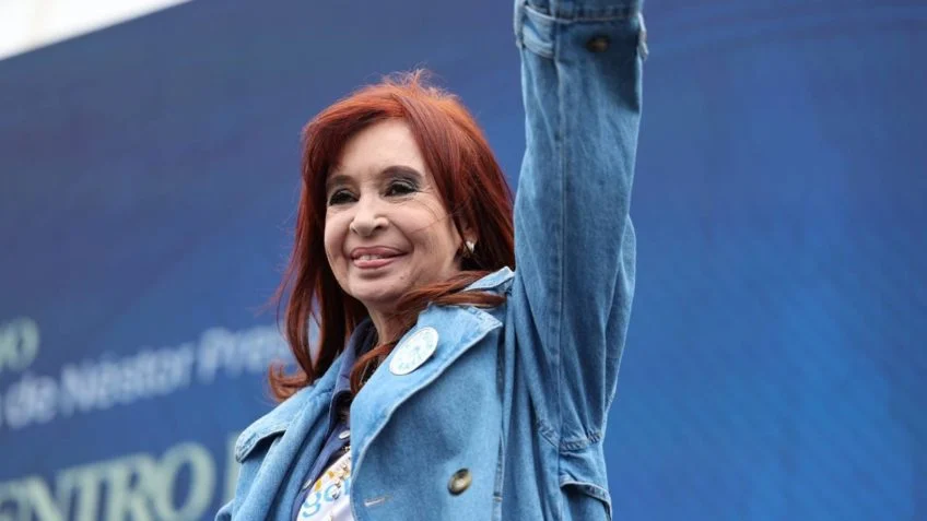 Kirchner contrata advogado brasileiro para defesa internacional