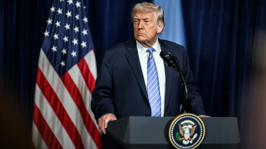 Carlos Eduardo Lins da Silva Trump está dando golpe aos pouquinhos nas eleições de novembro