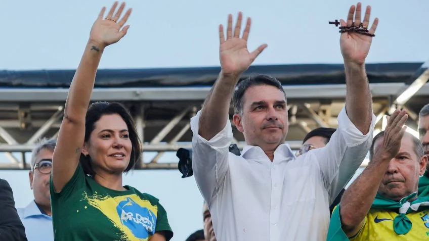 Flávio pede desculpas a Michelle e diz que ninguém é perfeito