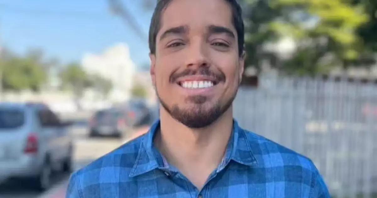 Famosos e colegas se chocam com morte do jornalista Caique Verli, de 33 anos