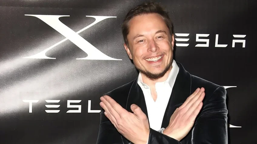Tesla despenca 14,1% e Musk perde US$ 18,6 bi em 1 dia