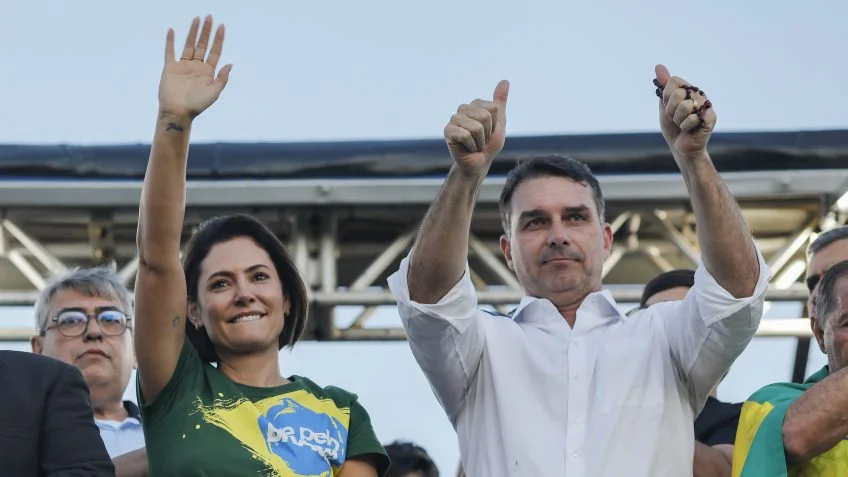 Michelle não vai à convenção do PL e só mandará vídeo para Flávio