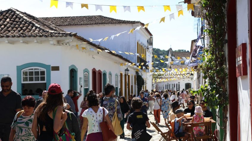 Programação do Sesc na Flip tem Angela Davis como destaque