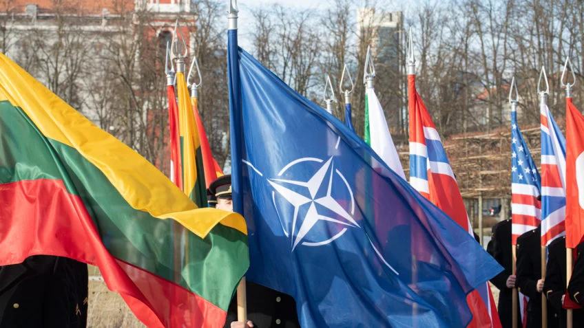 Estagiária da Otan é presa sob suspeita de espionagem na Bélgica