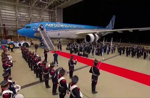 Argentina desembarca em Buenos Aires após vice na Copa do Mundo de 2026 abc+