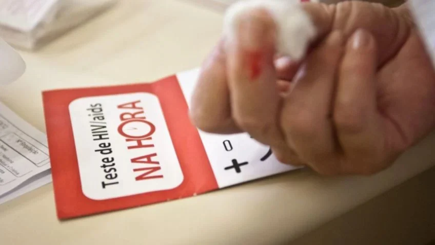 Saiba como cientistas curaram pacientes infectados com HIV