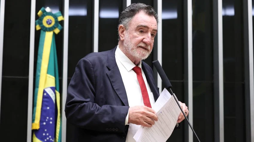 Com Cleitinho fora da disputa, PT vê Patrus com chances reais em MG
