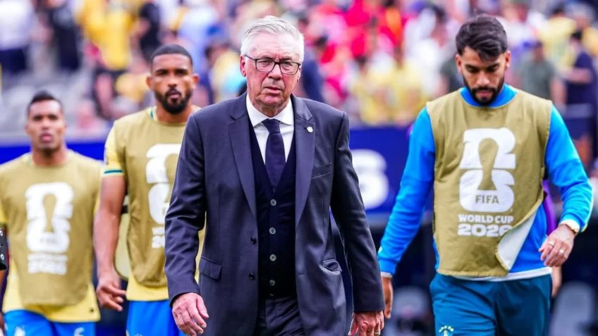 Ancelotti diz ter errado em substituições em queda do Brasil na Copa