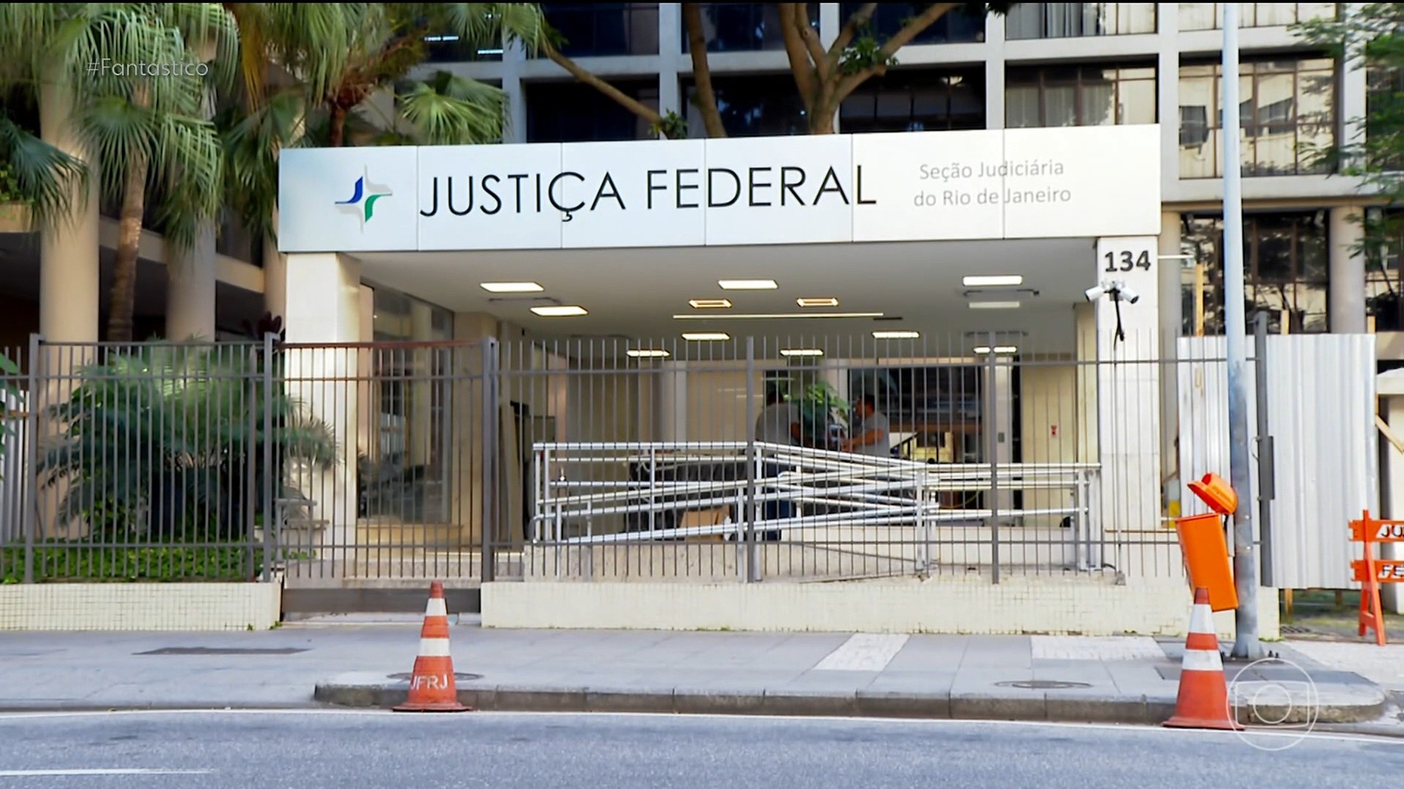 Quadrilha que desviou R$ 45 milhões de clientes da Caixa recebeu informações vazadas da Justiça G1
