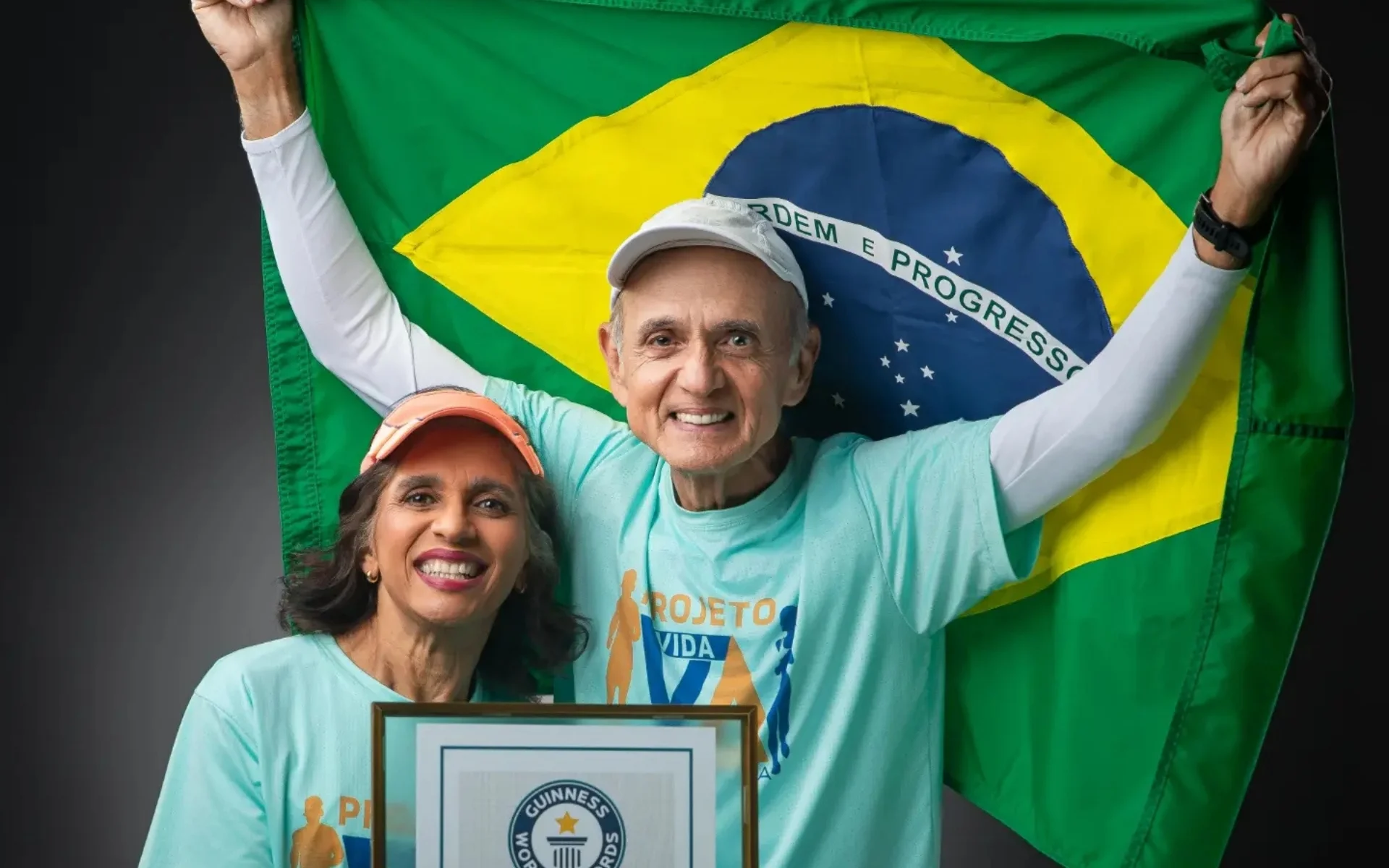 Casal brasileiro 60+ corre meia maratona por mais de 200 dias seguidos e quebra recorde do Guinness abc+