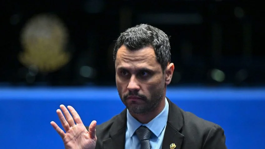 Cleitinho anuncia que não será candidato ao governo de MG