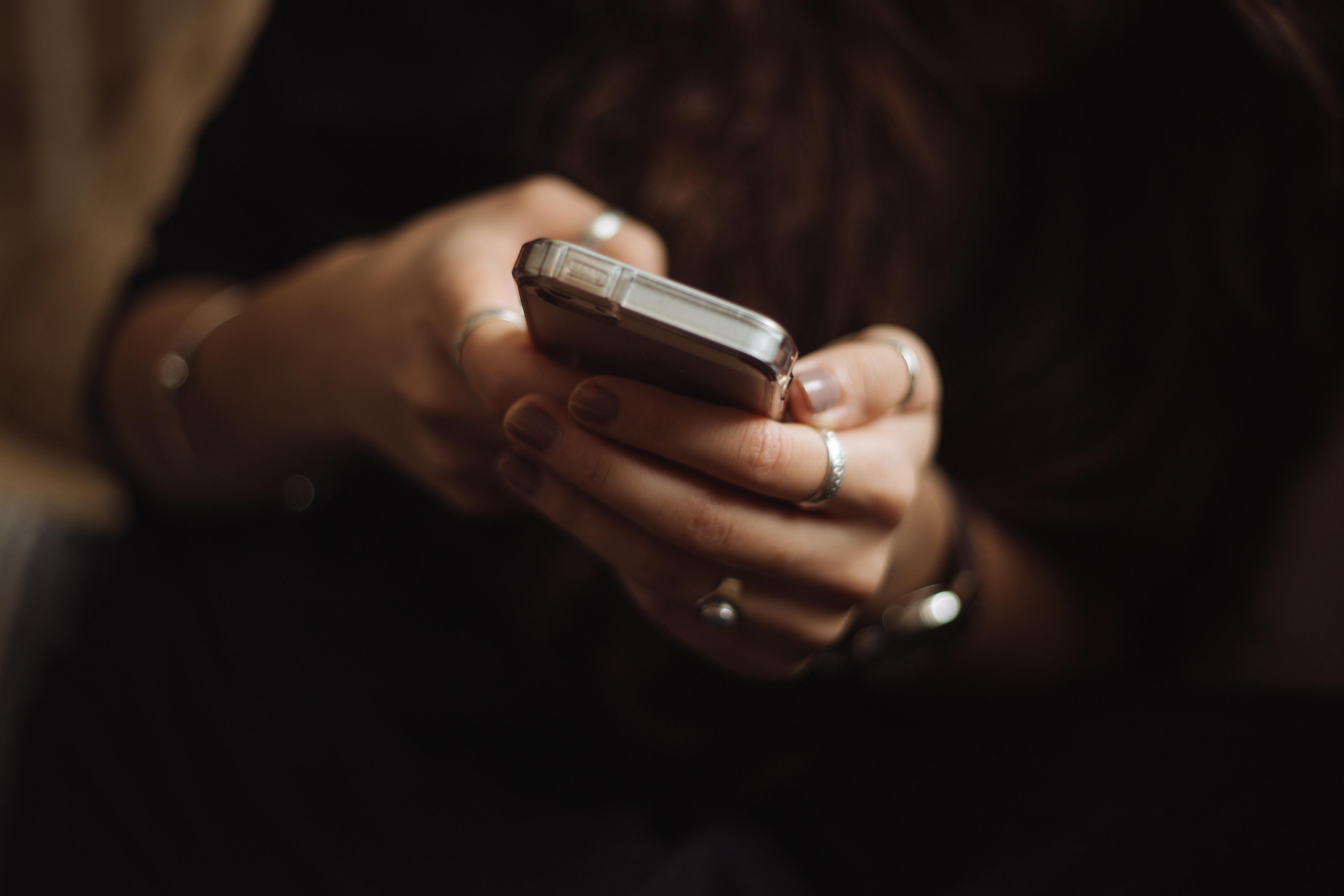 Polêmica do anti-spam: bloqueio de ligações indesejadas gera disputa entre operadoras na Anatel G1