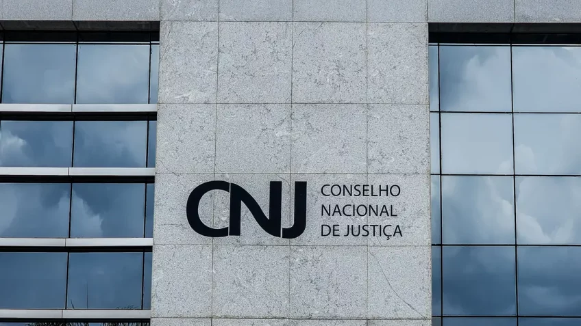 CNJ aprova fim da aposentadoria compulsória para juízes